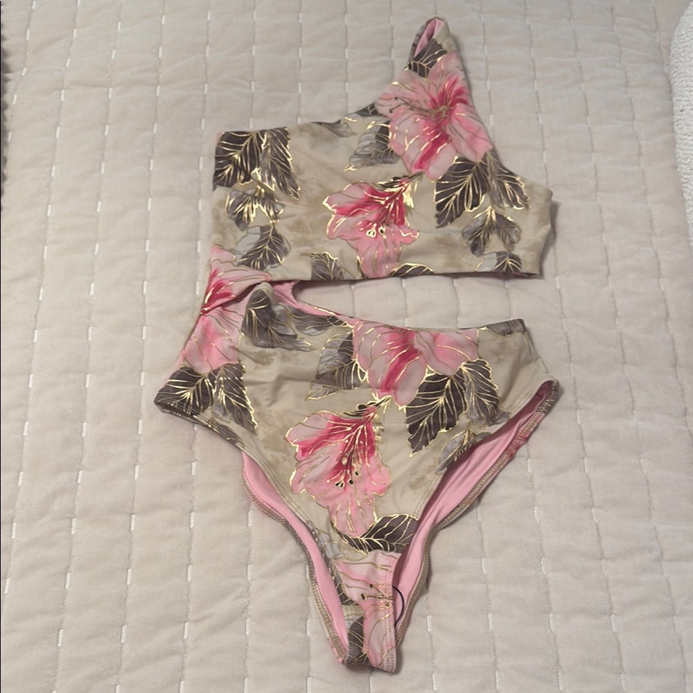 NWOT Beach Riot Golden Hibiscus One Piece